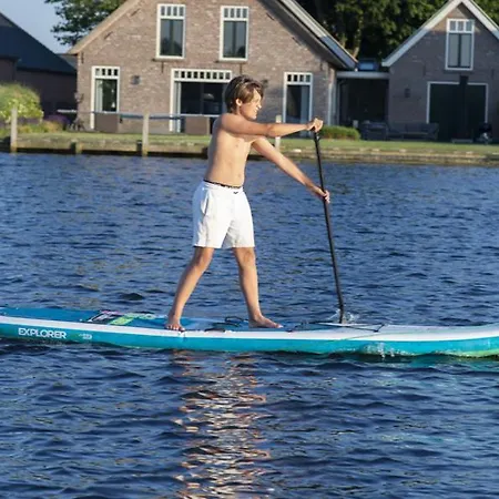 Met Uitzicht Op De Polder Aan Het Water Holiday home