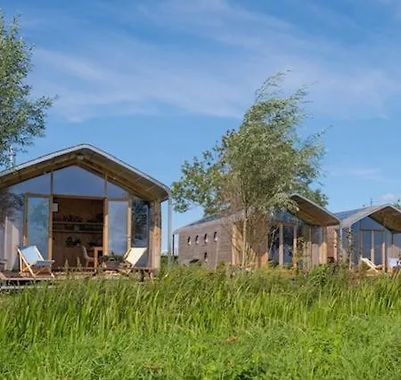 Met Uitzicht Op De Polder Aan Het Water Holiday home *