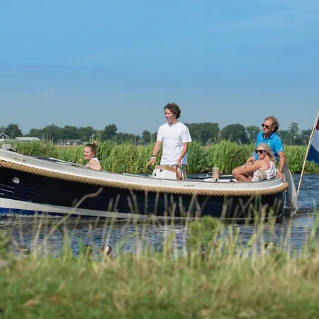 Met Uitzicht Op De Polder Aan Het Water * Oud Ade