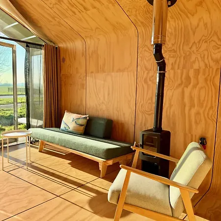 Holiday home Met Uitzicht Op De Polder Aan Het Water *