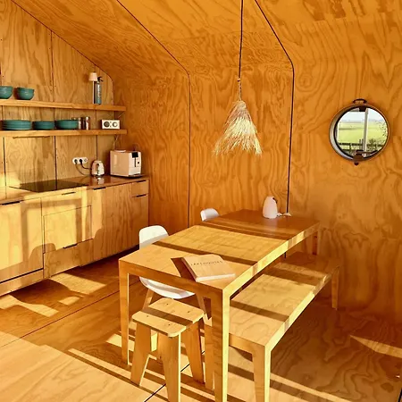 Met Uitzicht Op De Polder Aan Het Water Holiday home Oud Ade