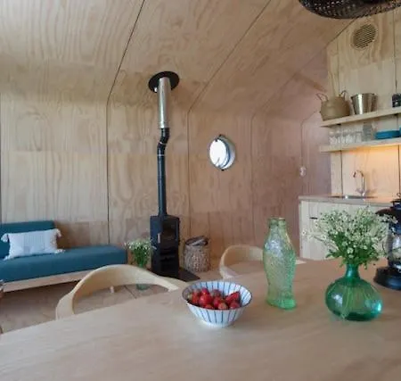 Holiday home Met Uitzicht Op De Polder Aan Het Water *