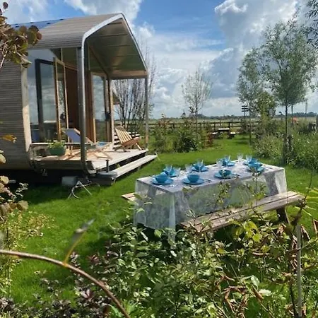 Met Uitzicht Op De Polder Aan Het Water Holiday home Oud Ade